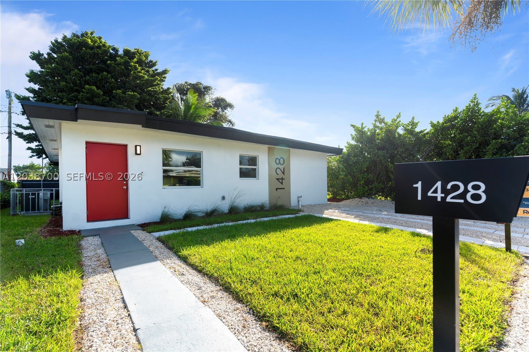 1428 NE 153rd Ter – photo 1