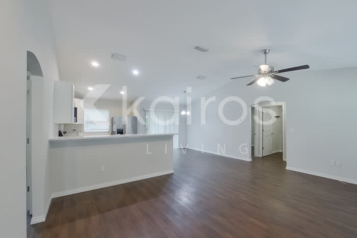3820 Southeast 136th Place – photo 5