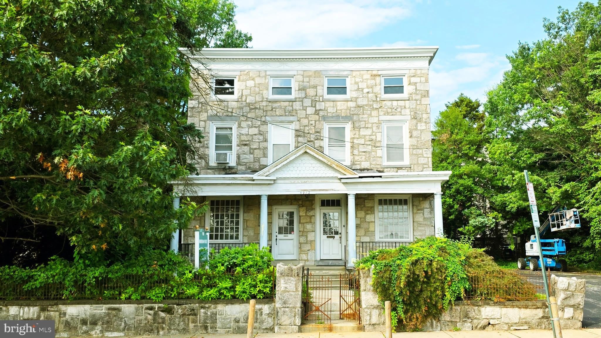 5912 RIDGE Avenue – photo 2