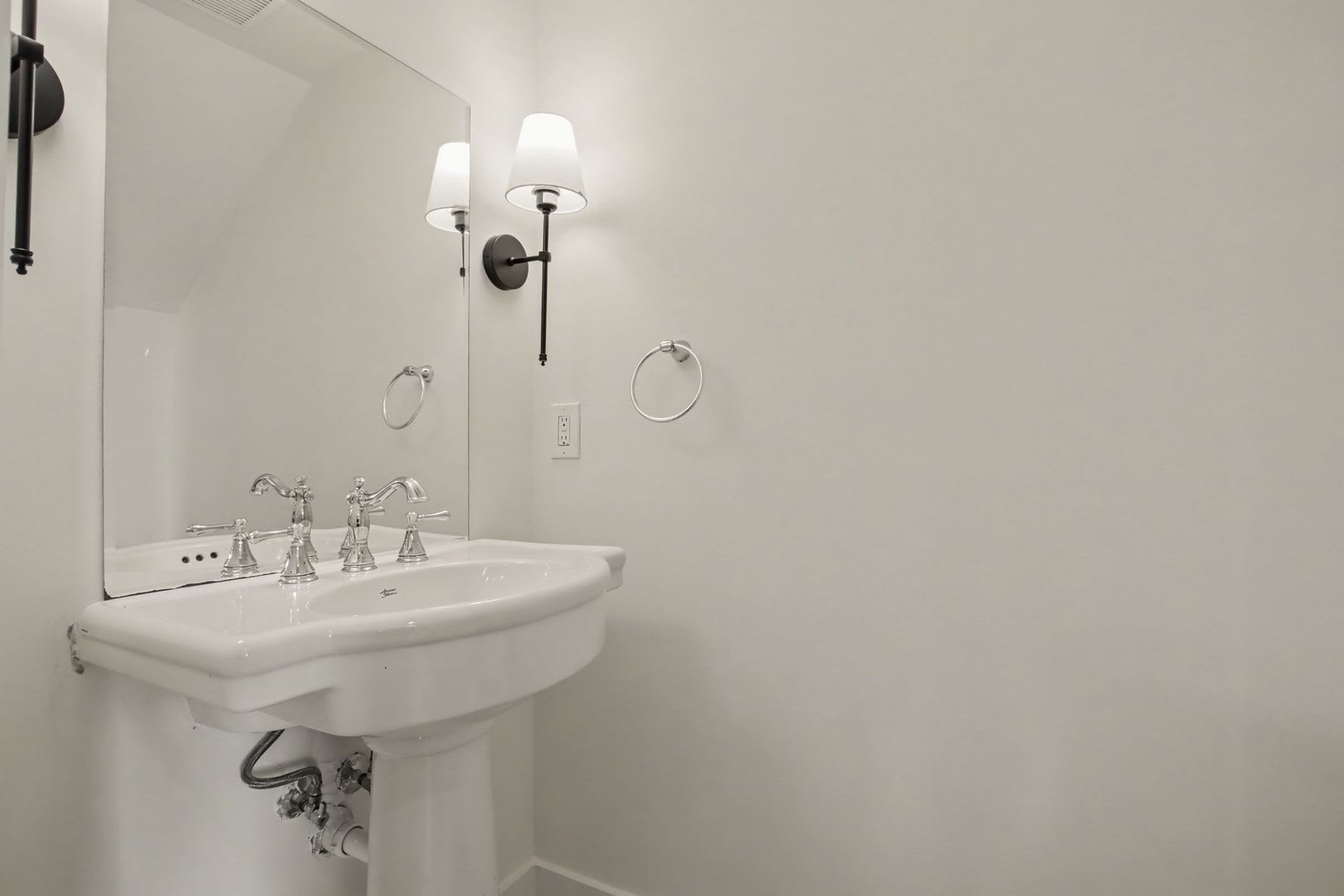 Newly Renovated Condominium – photo 5