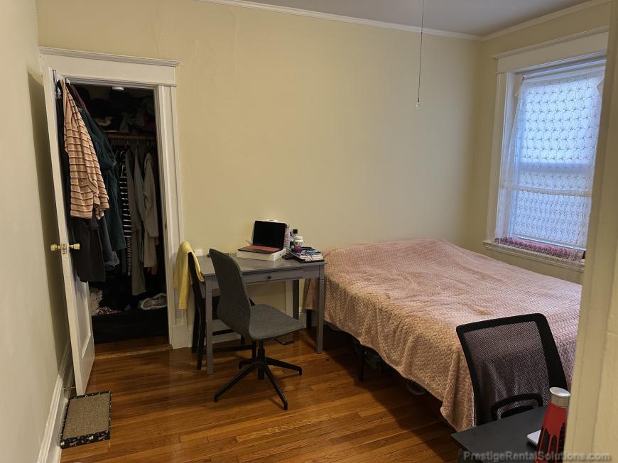 60 Woodstock Ave. – photo 1