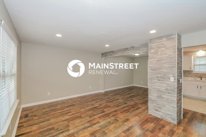 304 Errol Lane – photo 2