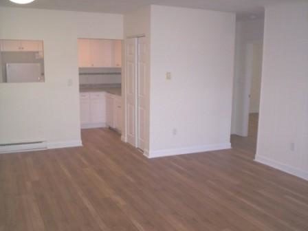 204 Newbury Ave – photo 2