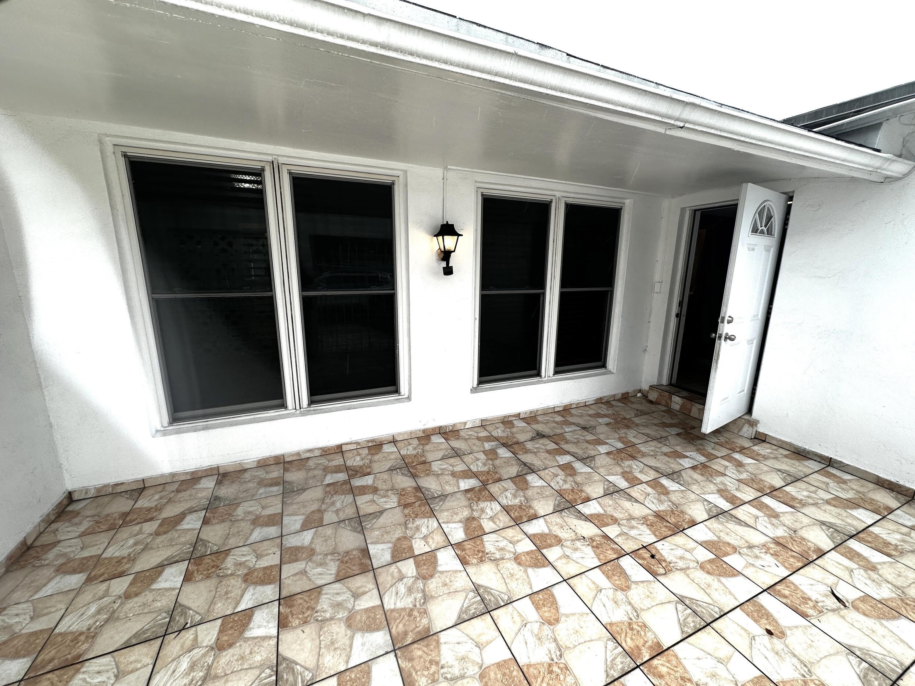 7725 Grandview Boulevard – photo 5