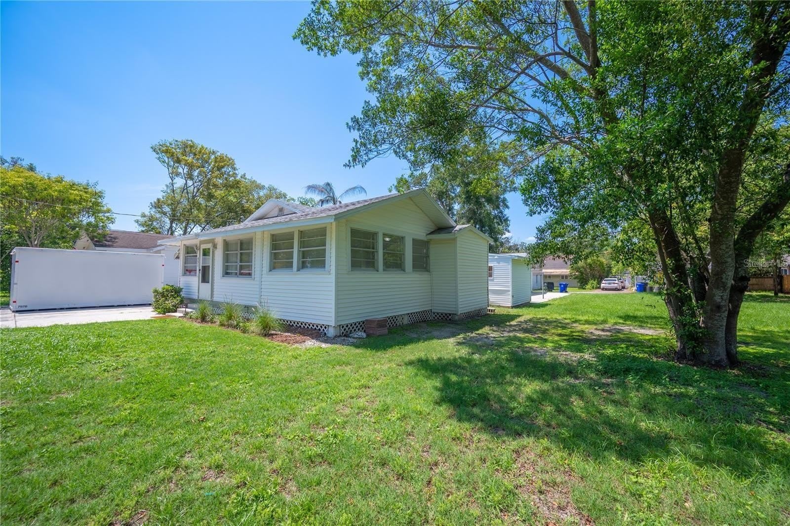 531 W PARK Street – photo 2
