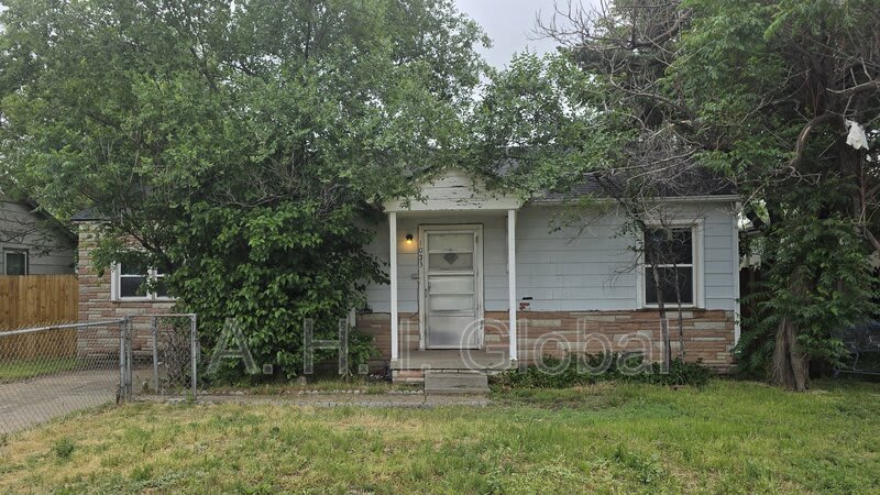 1033 Dunaway St – photo 1