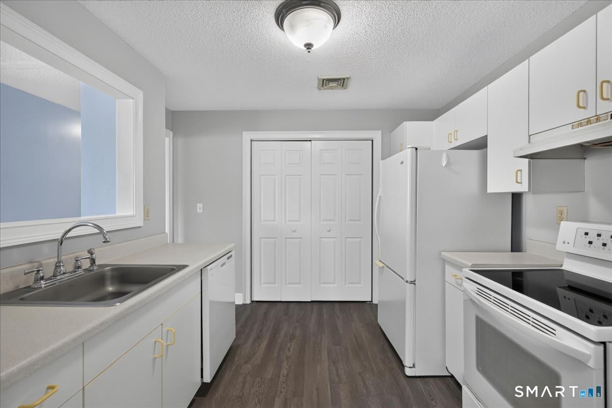 75 Redwood Drive – photo 5