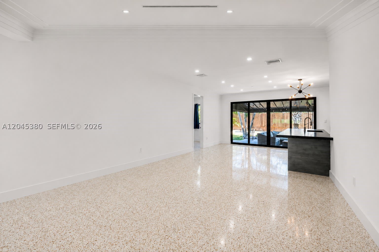 365 Fairway Dr – photo 4