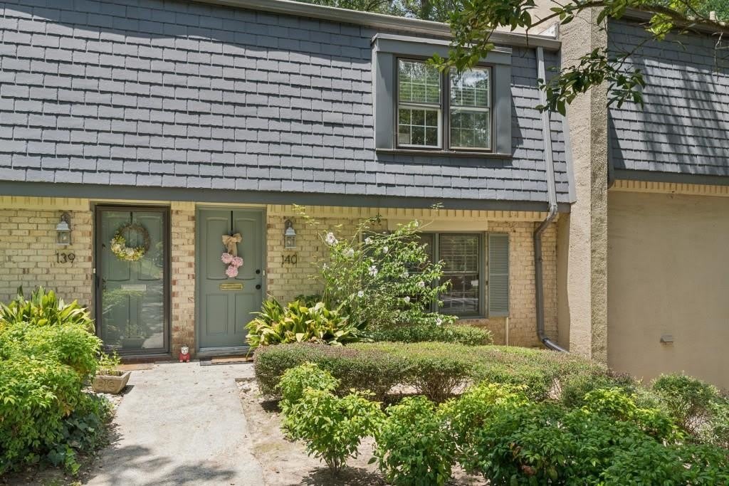 140 Amherst Place NW – photo 1