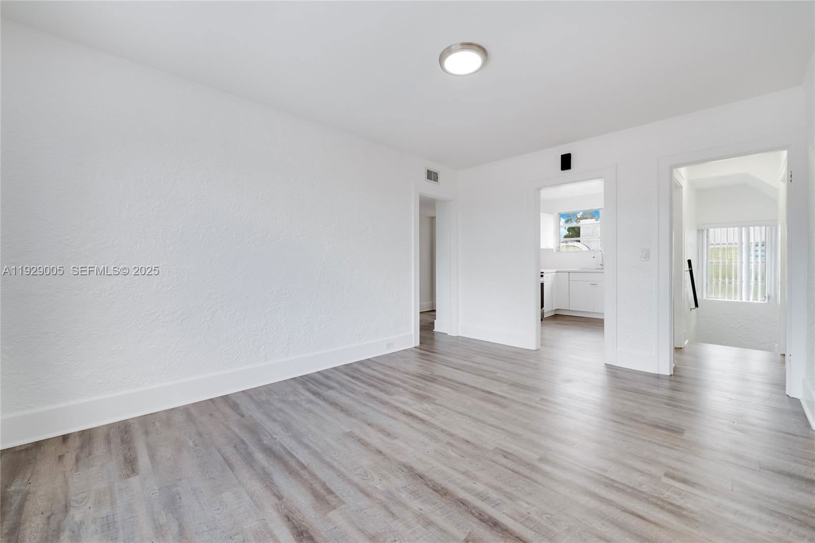 1736 Southwest 9Th Street – photo 4