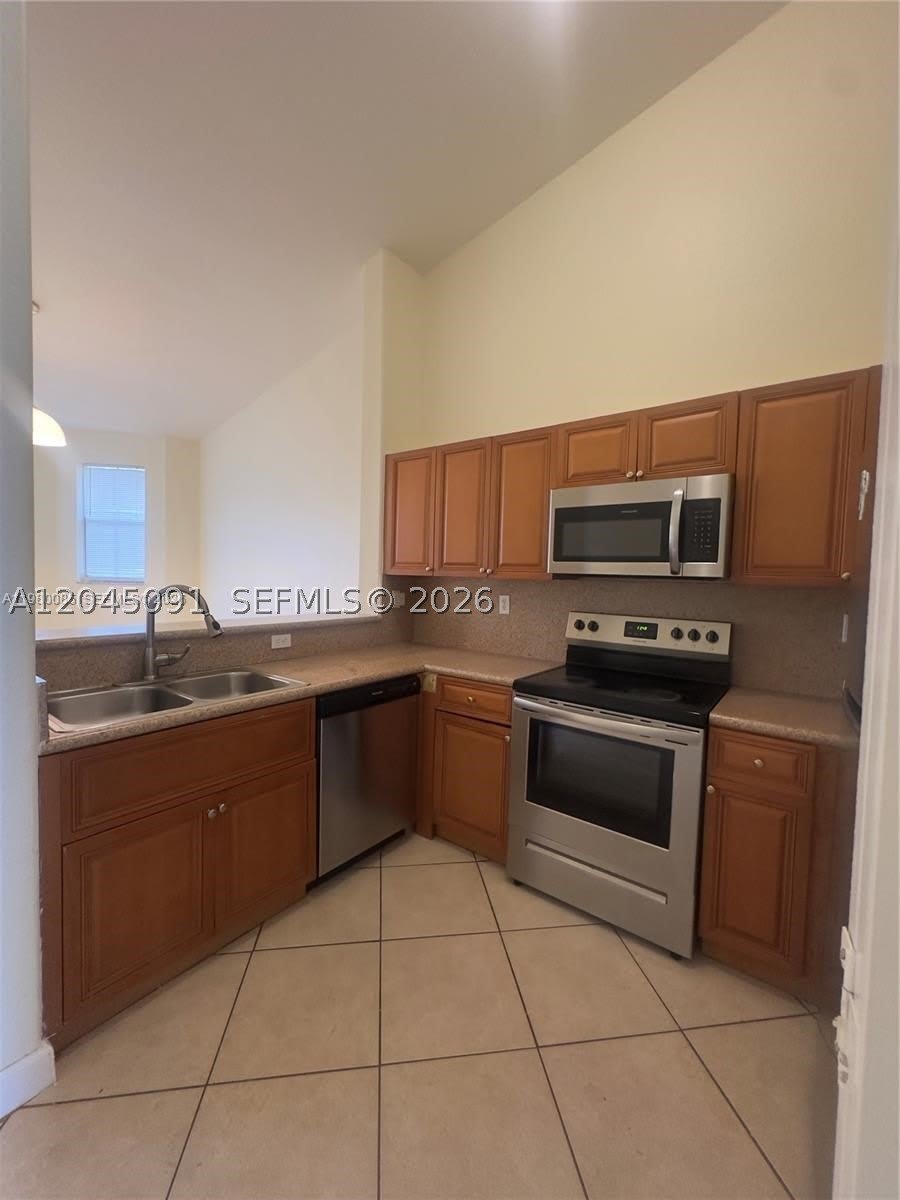 1660 SE 29th St – photo 2