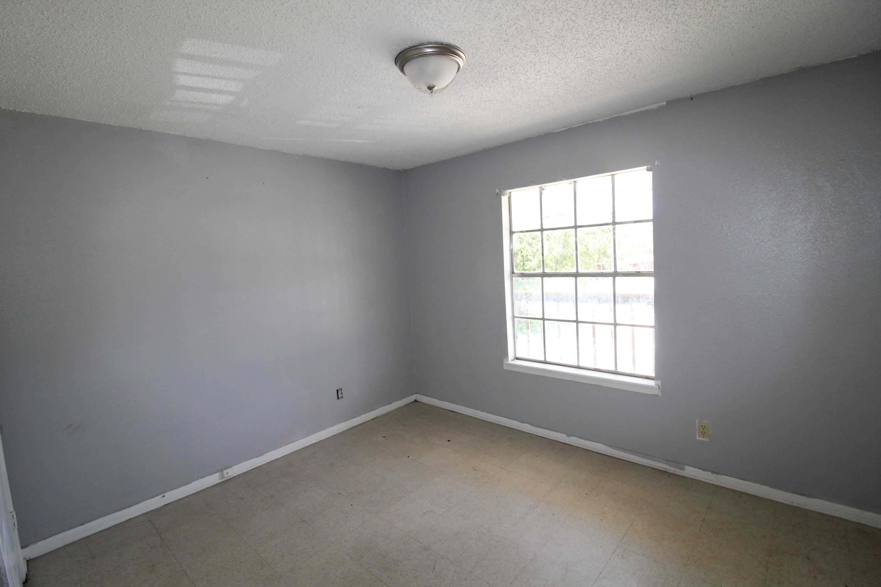 106 E King Ave – photo 5