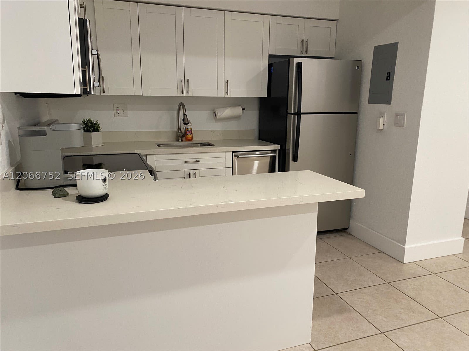 1 Edgewater Dr – photo 5