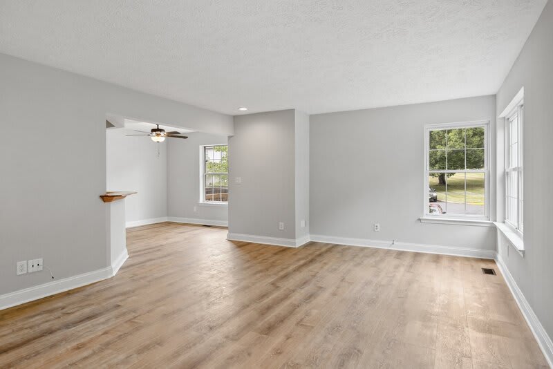 2258 N Tollgate Cir – photo 4