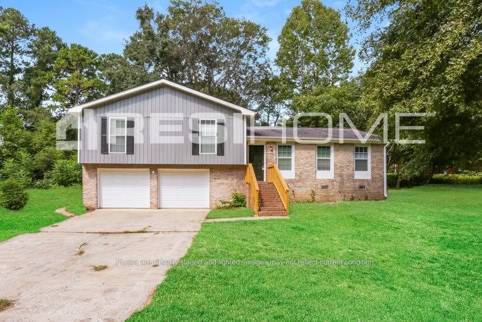 8225 Freestone Drive – photo 1