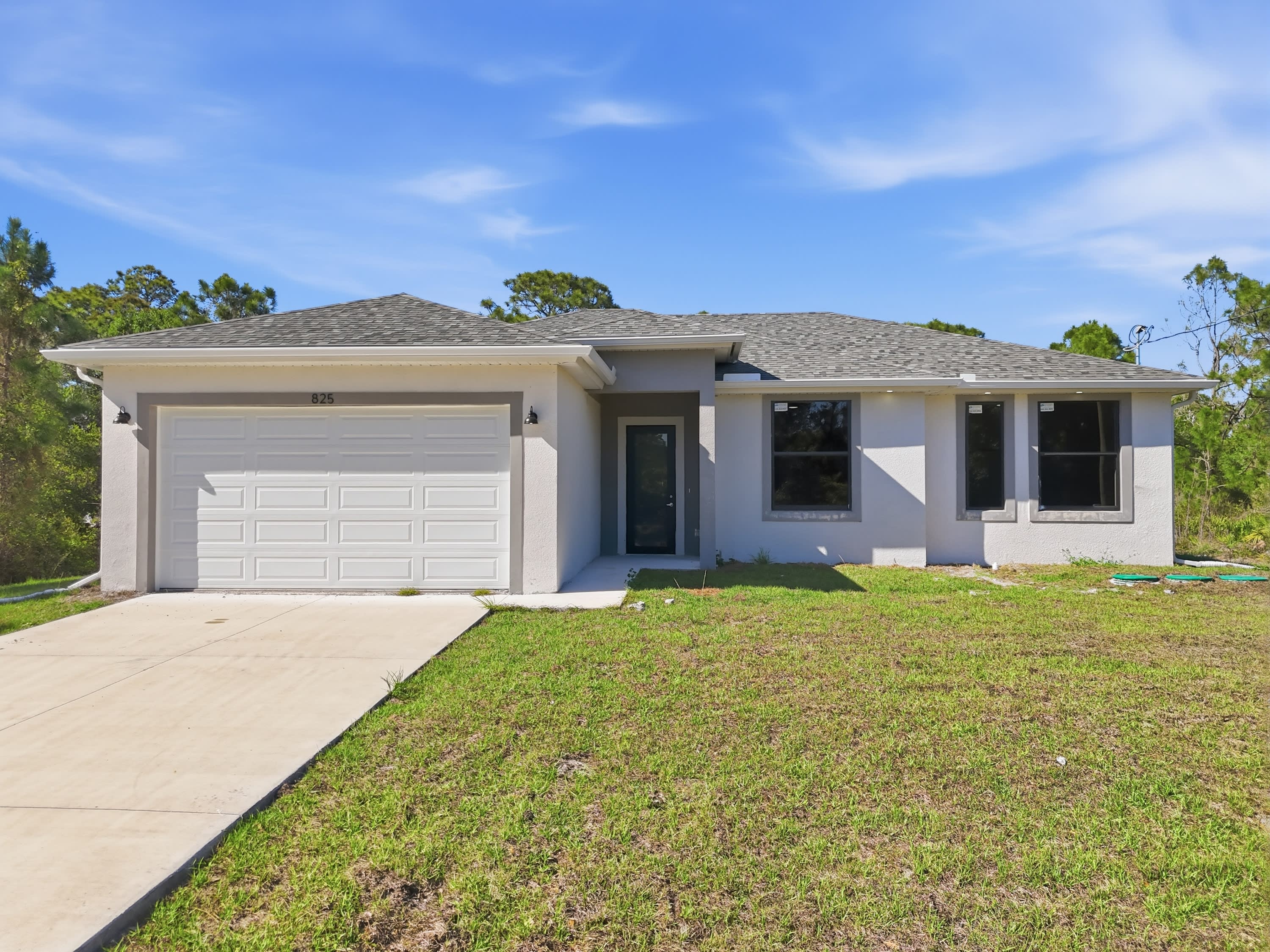 825 Carbon Street East – photo 2