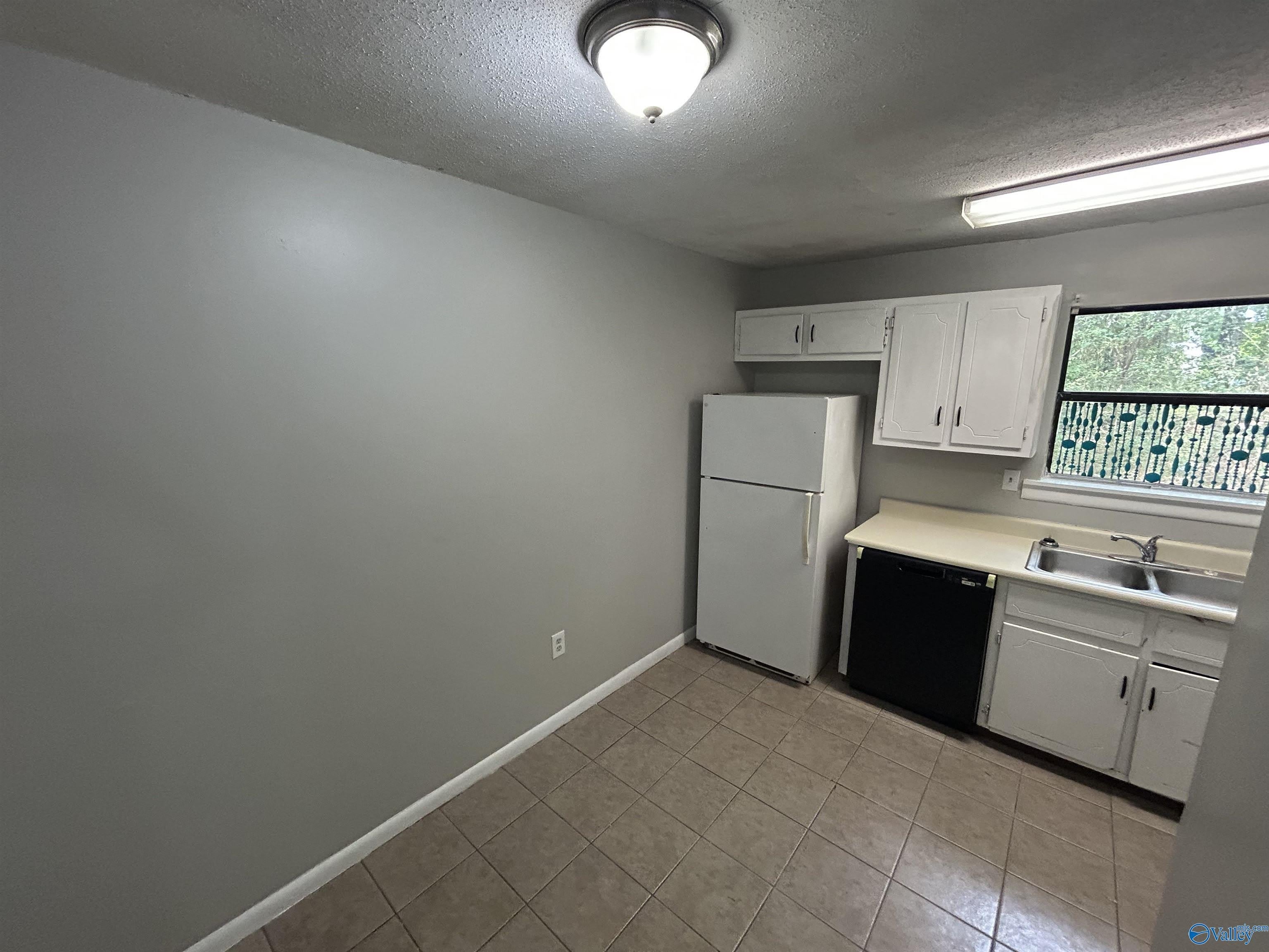 120 Michael Avenue – photo 3