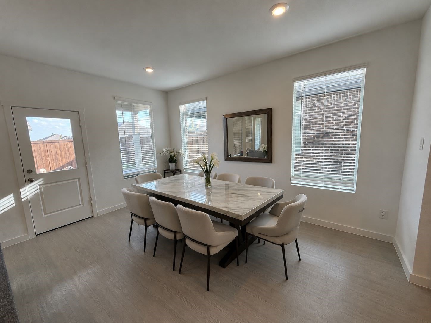 14184 hammersmith Street – photo 3