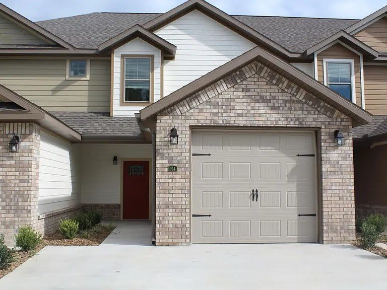 194 Old Farmington Road – photo 1