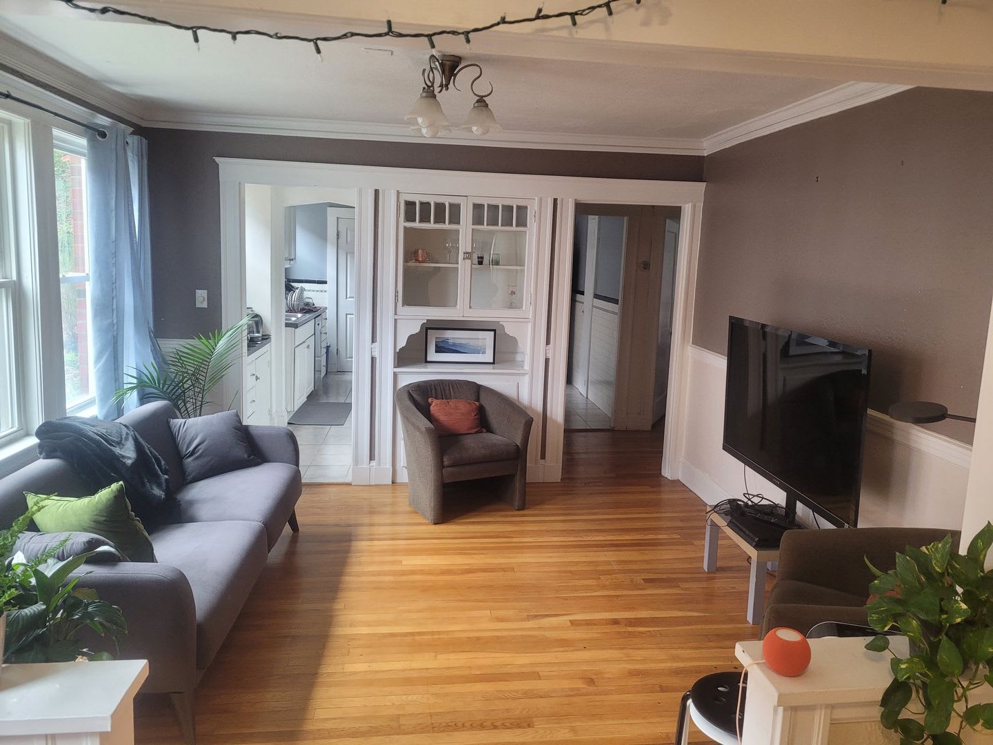 Spacious Brighton 3-Bedroom with Garage Parking – photo 1