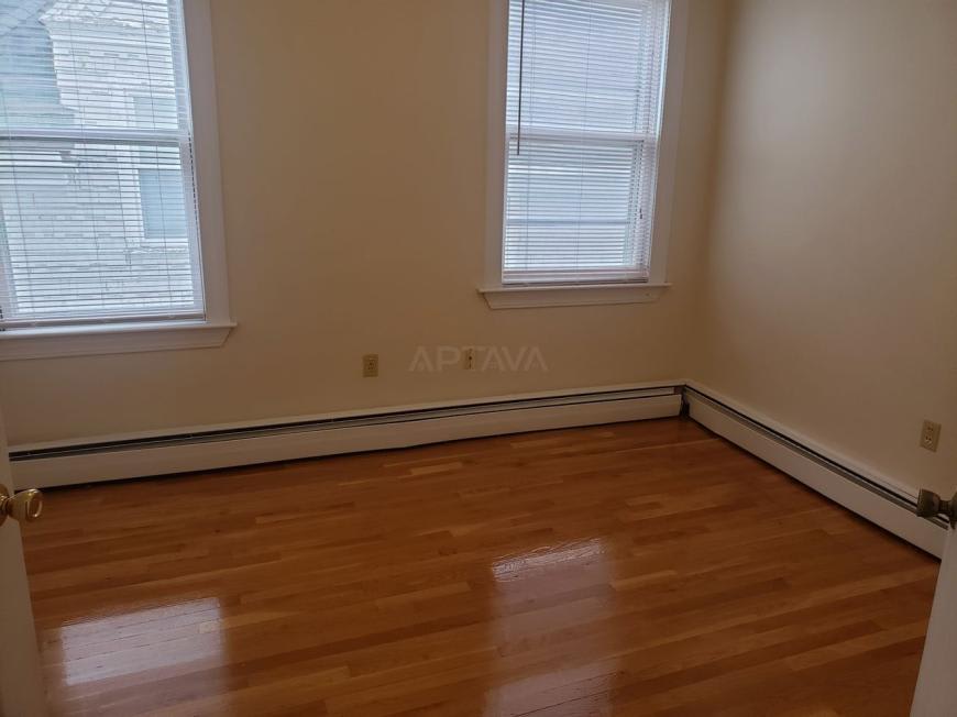 66 Morton Ave. – photo 3