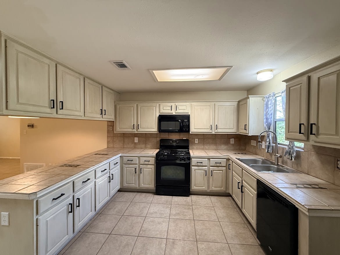 7907 Dunn Street – photo 2