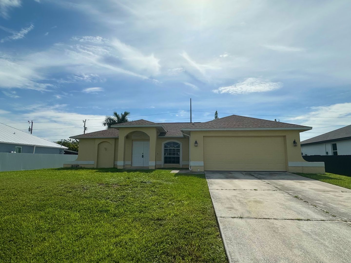 3 Bed 2 Bath with Screened Lanai ** ASK ME HOW TO GET $500 OFF RENT ** – photo 1