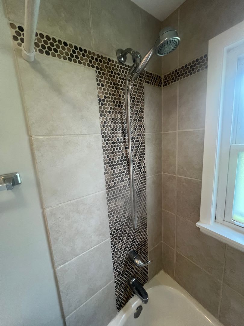Charming 2 Bedroom 1 Bathroom Home Perfectly Blends Modern Updates With Bright Airy Living – photo 5