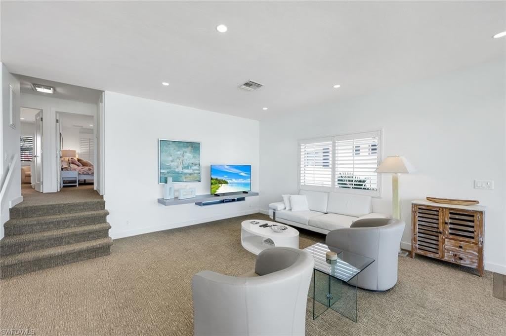 2211 Gulf Shore Blvd N – photo 5