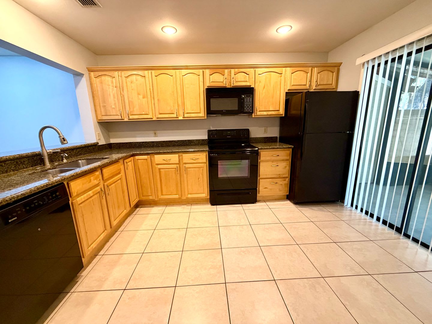 2-bedroom 2.5-bathroom condo in Faircrest!!! – photo 5