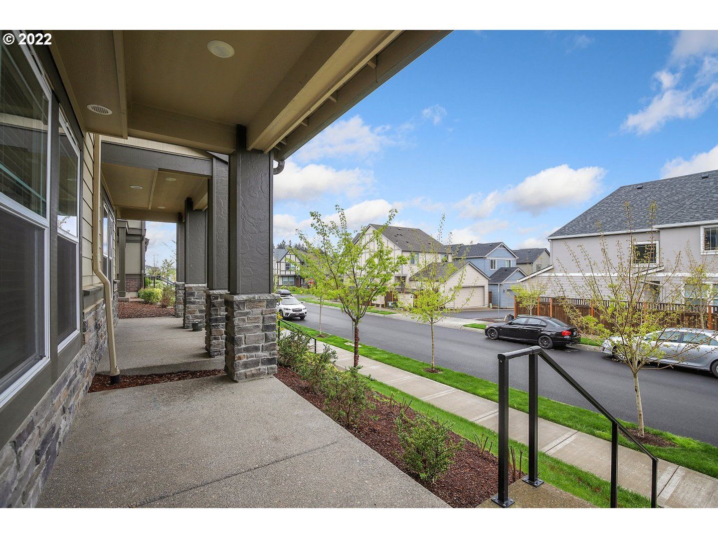 Modern North Bethany 2-Bedroom + Den Townhome with Garage, Private Balcony near Parks & Trails – photo 4