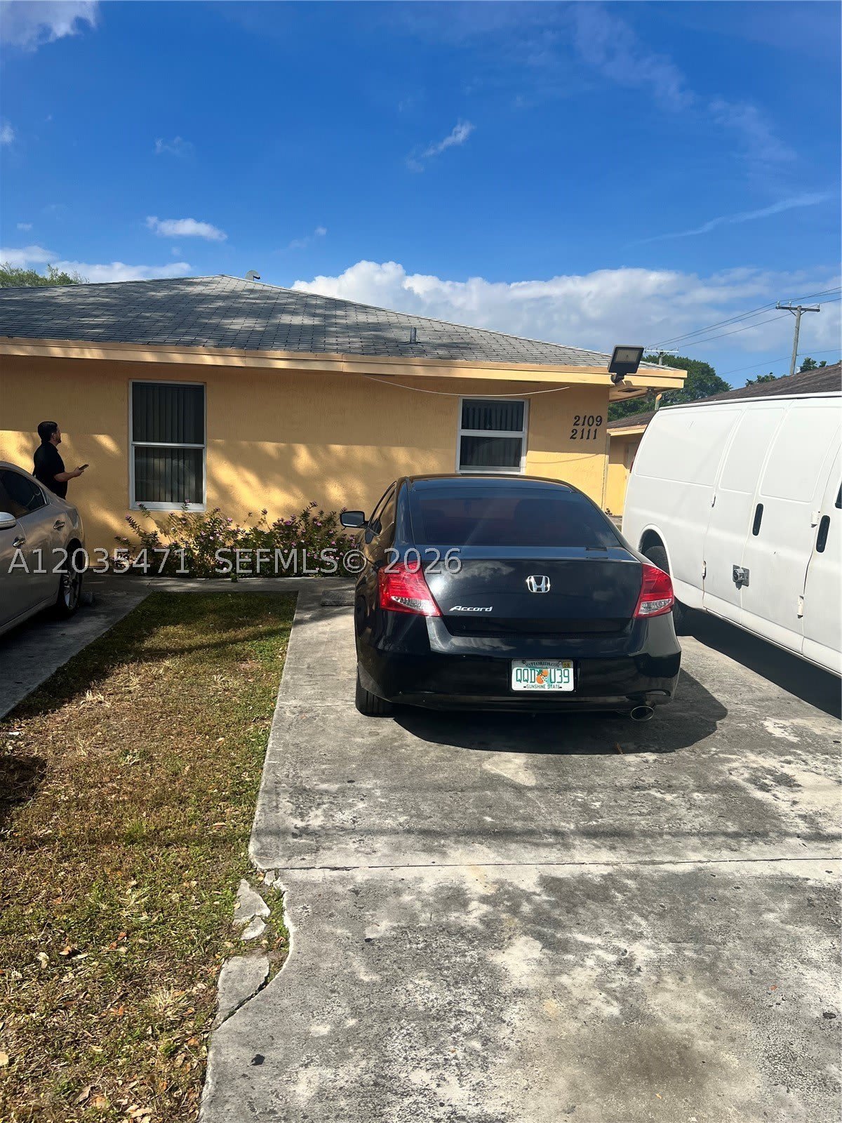 2111 NW 100th St – photo 1