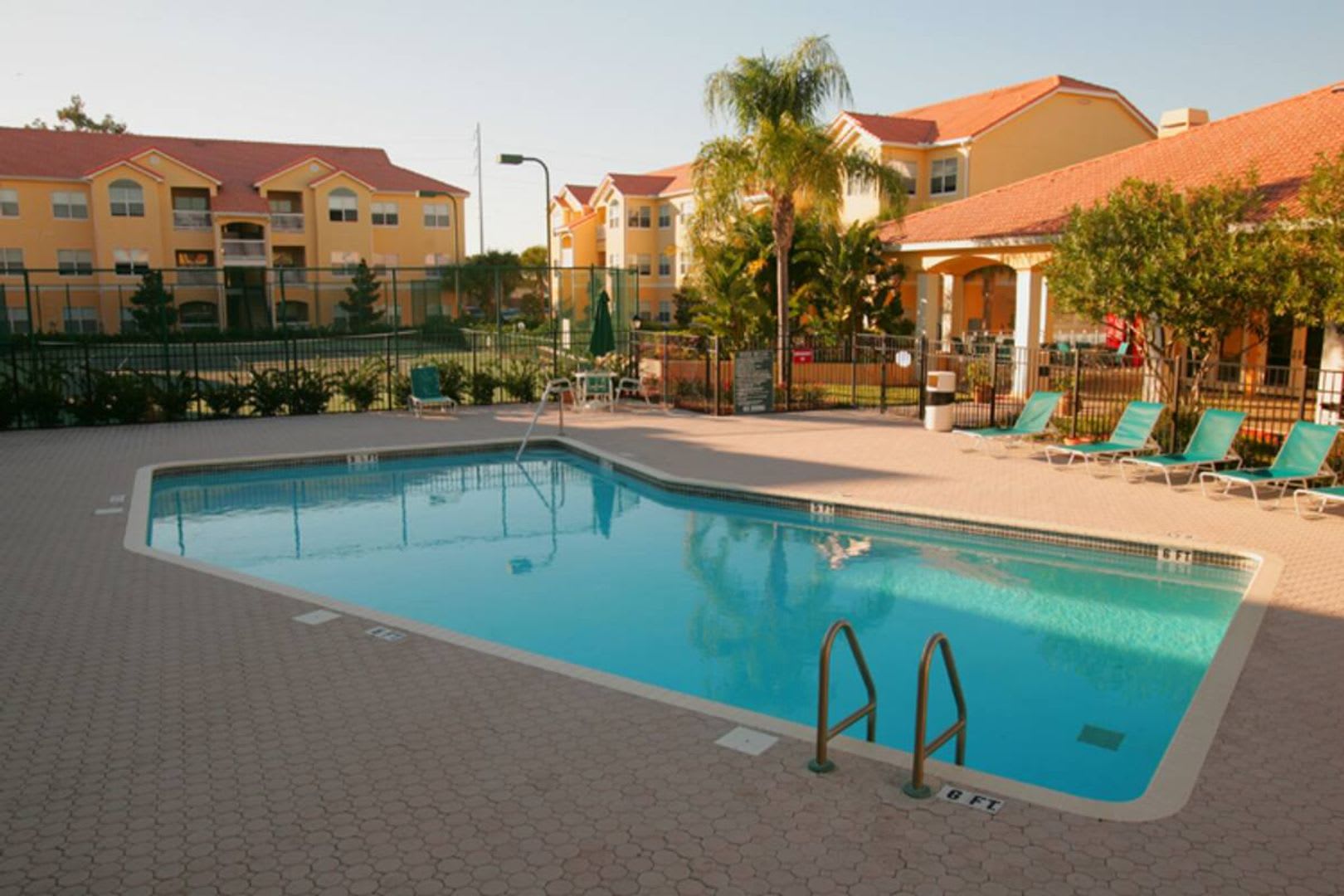 Amazing Furnished or Unfurnished 2-Bedroom Condo in Seminole – less than 2 miles from the Beach! – photo 3