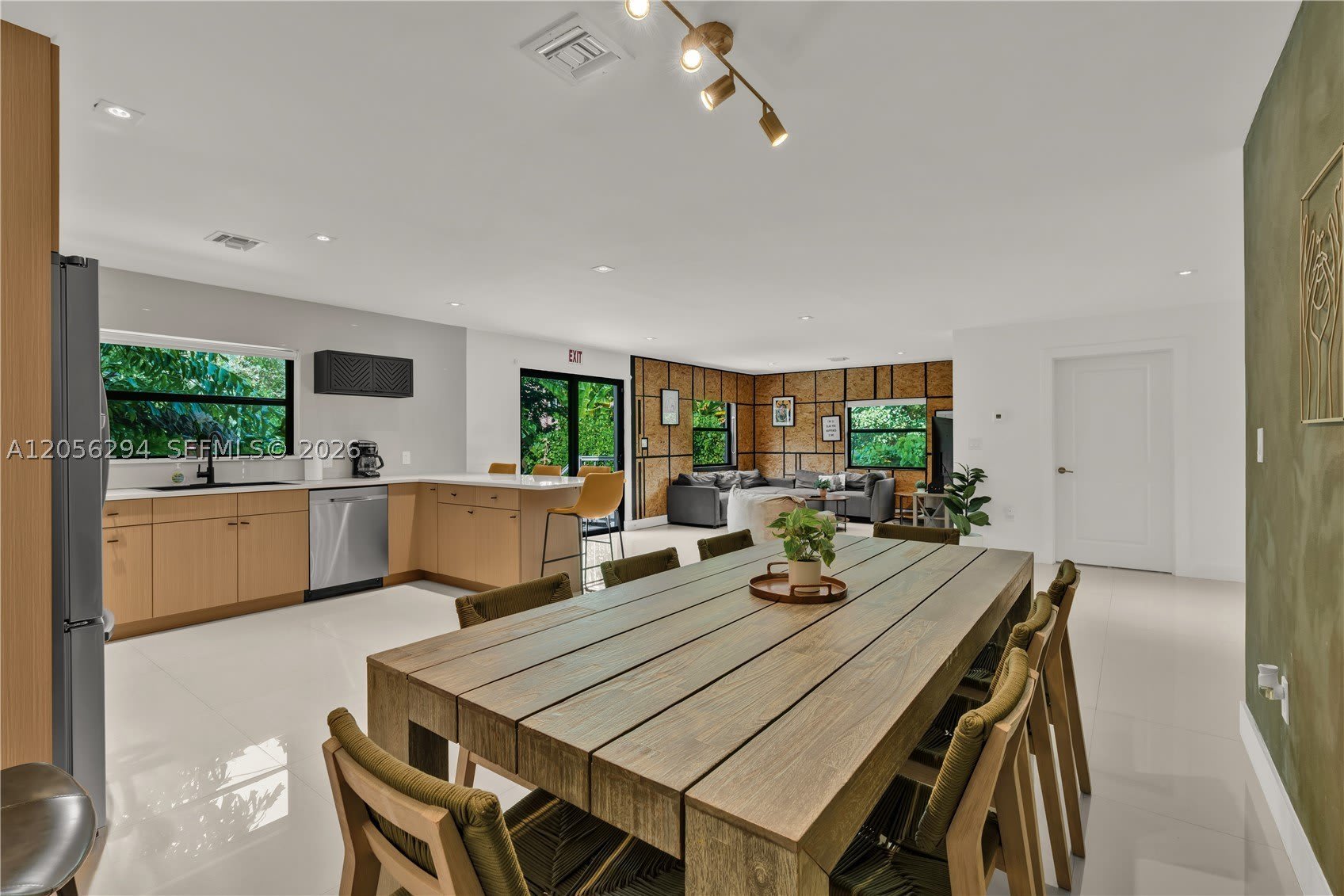 808 SW 29th St – photo 2