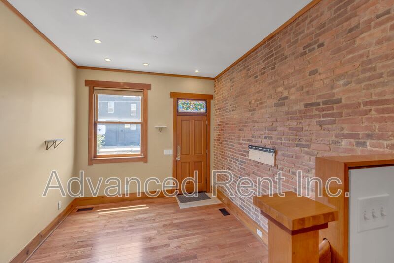 2802 E Fairmount Ave – photo 5