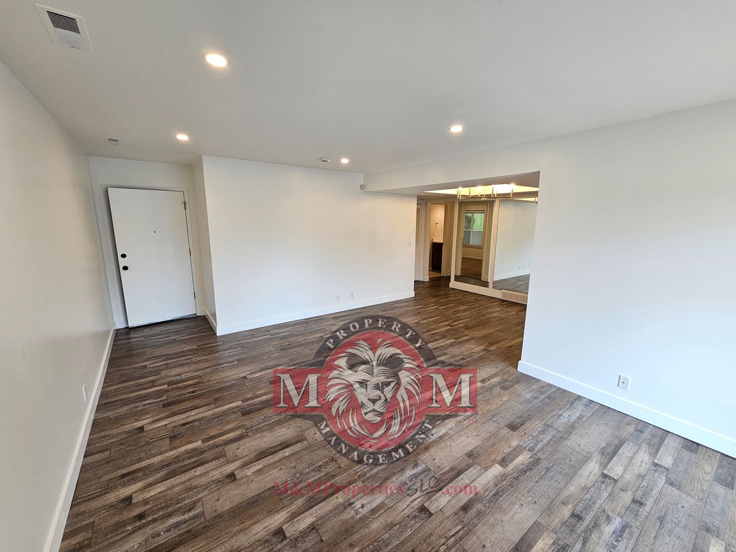 Beautifully Remodeled 2 Bedroom 2 Bathroom Condo In Murray – photo 3
