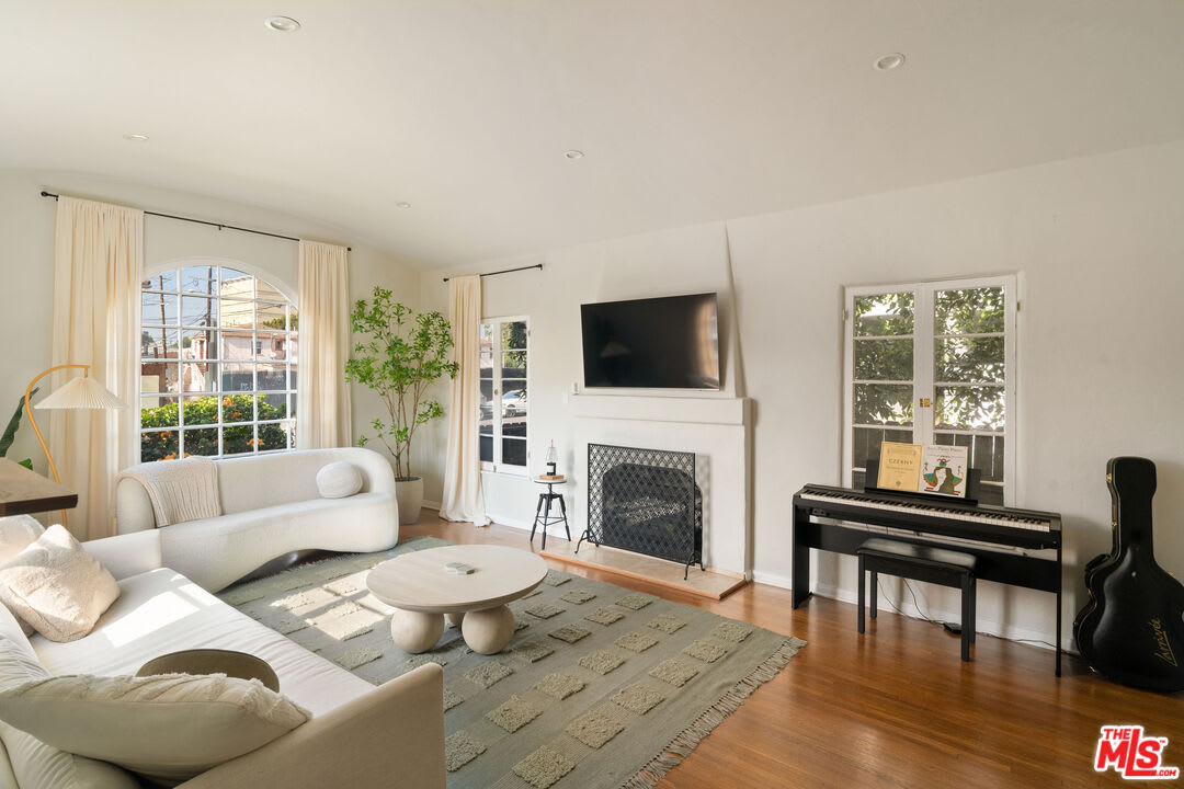 1414 South Curson Avenue – photo 3