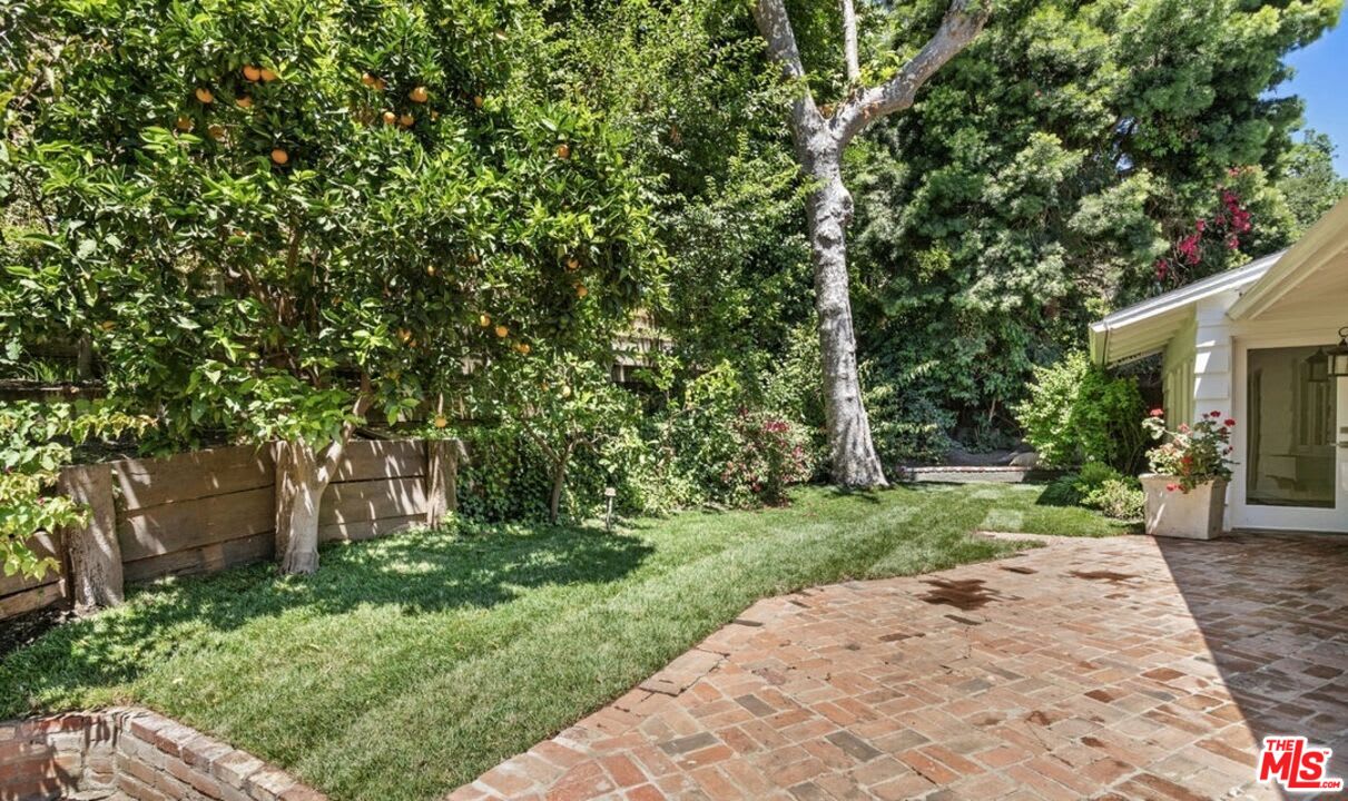3933 Mandeville Canyon Road – photo 4