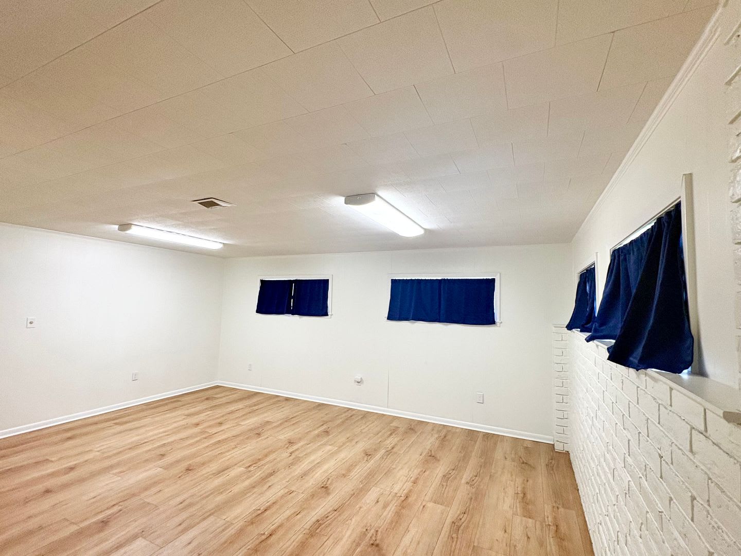 New Price!!! Newly Renovated 3BR/2.5 BA home – photo 3