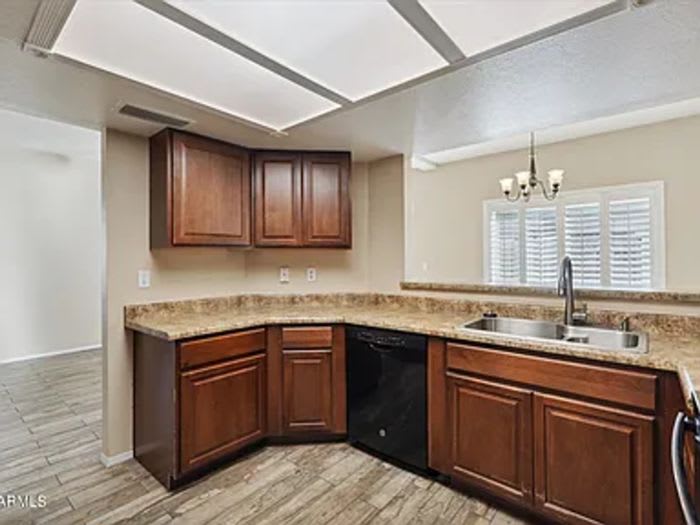 8625 North 67th Lane – photo 5