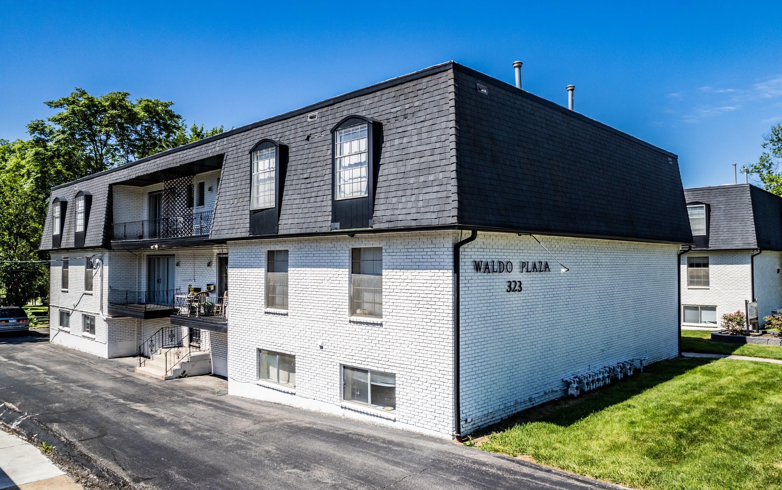 Waldo Plaza Apartments – photo 1