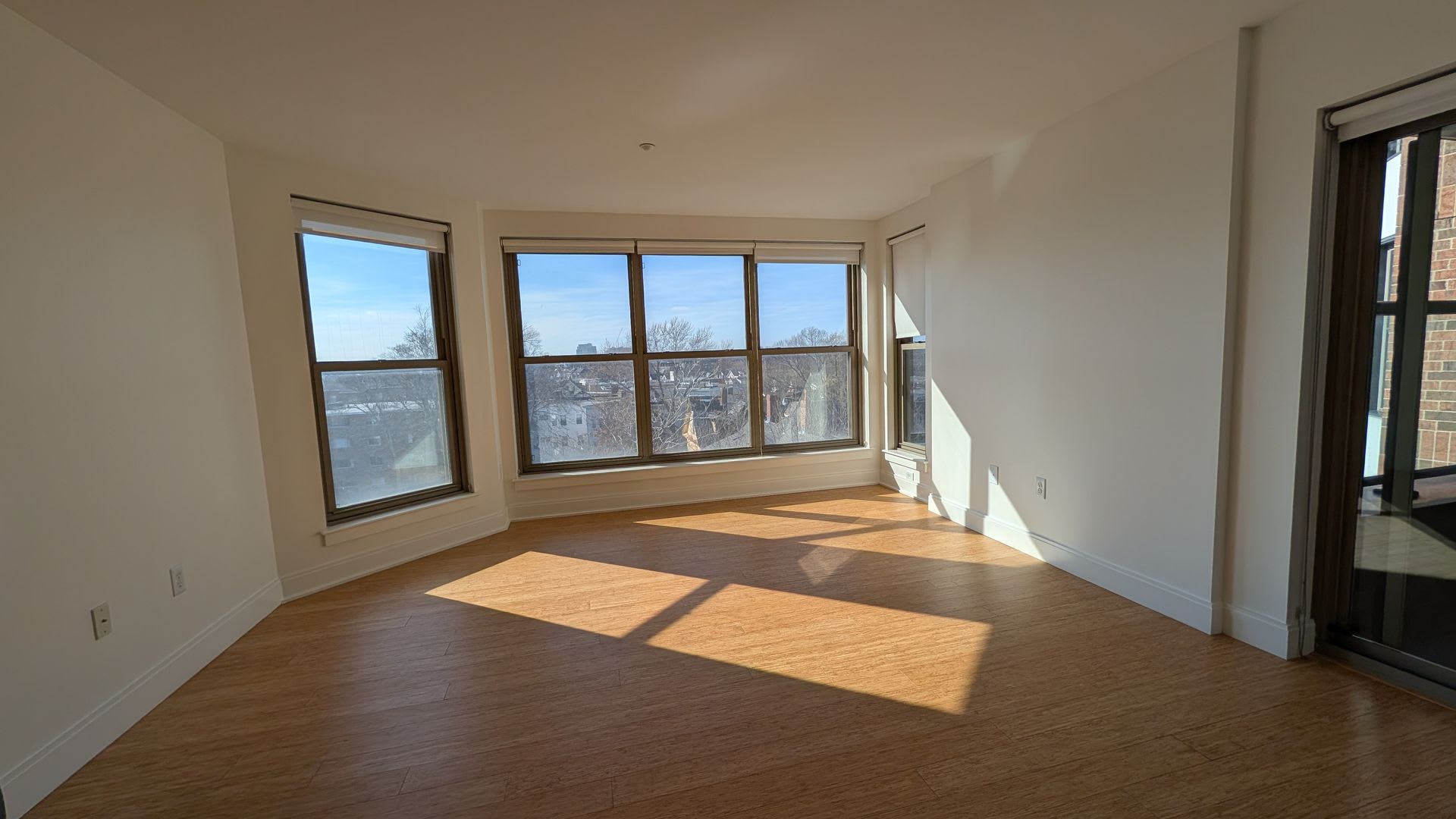 Sunny, Modern Allston 2-Bed/2-Bath Steps from Packard's Corner! – photo 3