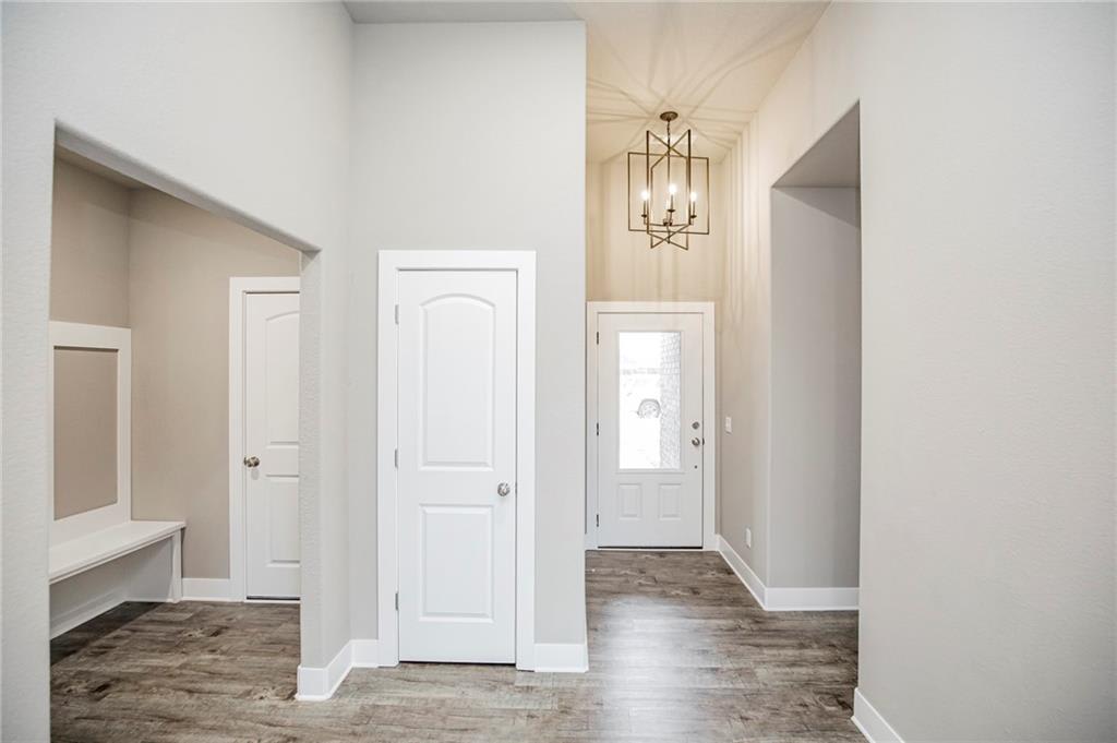 1048 Parker Lane – photo 2