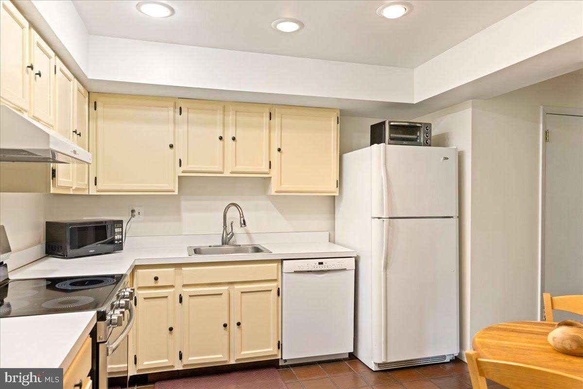 130 WESTBURY Court – photo 4