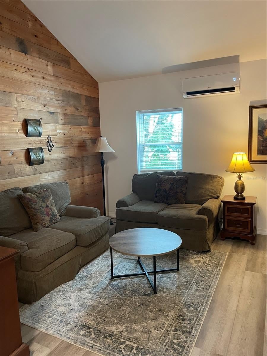 1484 CLEVELAND Street – photo 3