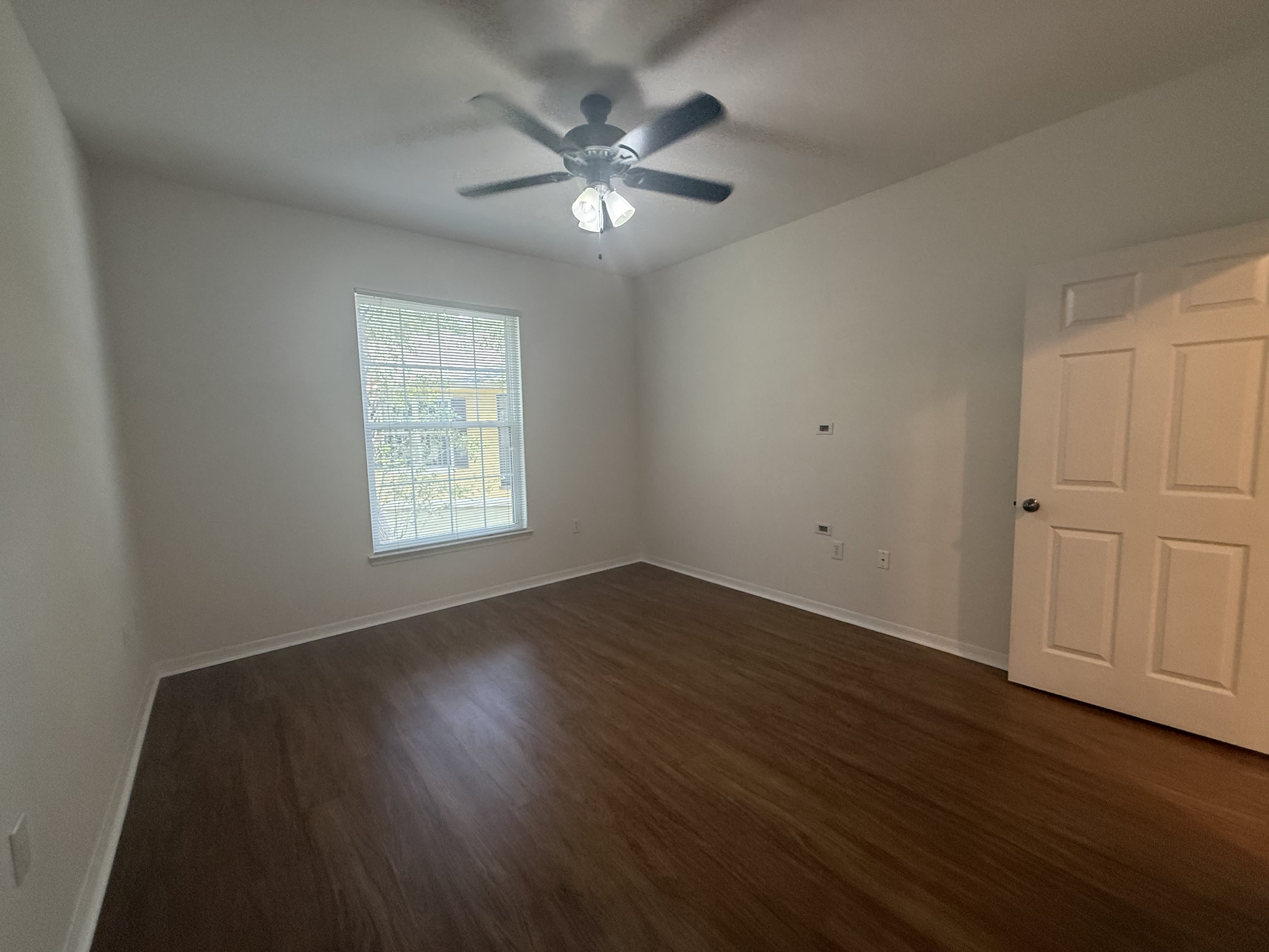 10121 Courtney Palms Blvd Apt 201 – photo 4