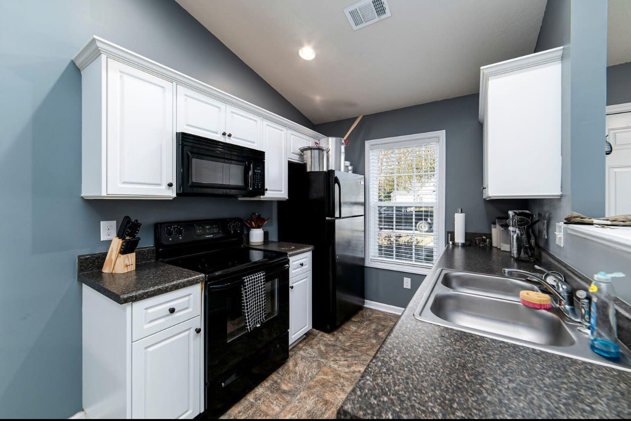 205 Haley Dr – photo 4