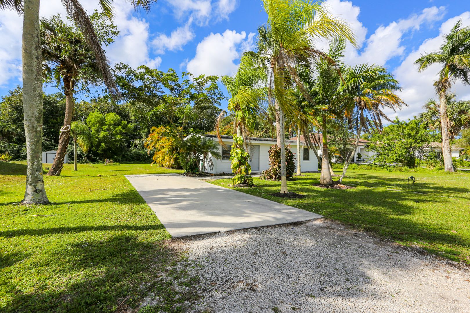 ***SINGLE FAMILY HOME ***ANNUAL***TRAIL ACRES***NO HOA***PET FRIENDLY – photo 2