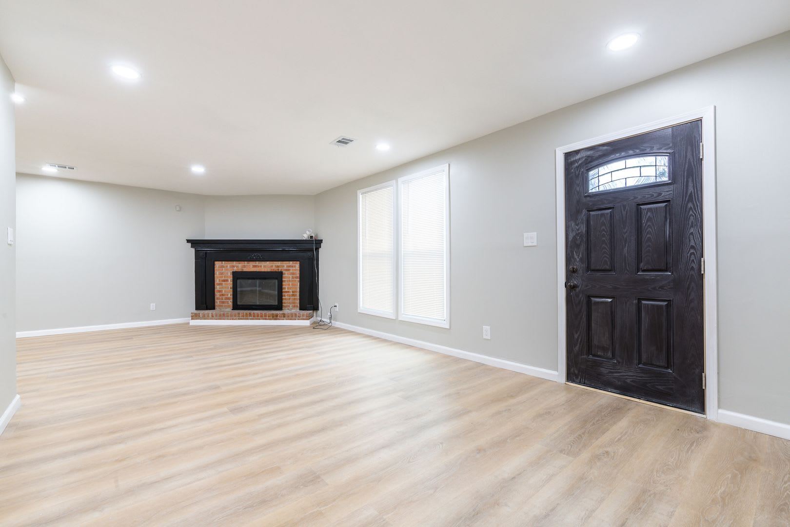Stone Mountain 3 Bed 2Ba Gem – photo 4