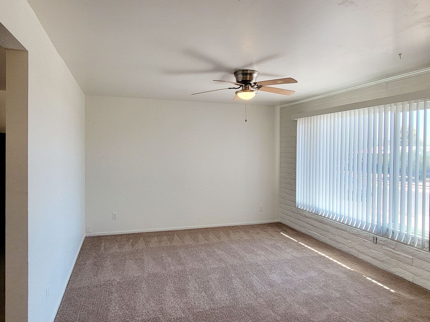 East Tucson Gem: Bright 3-Bed Home with Spacious Covered Patio & Enclosed Yard – photo 3